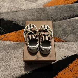 Burberry Kids Sneakers in Beige and Black Plaid